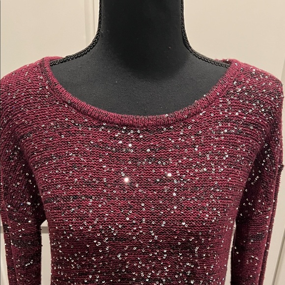 XOXO Burgundy Sparkle Long Sleeve Top - Picture 3 of 8